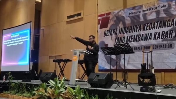 Christofer Tapiheru Ungkap Esensi Penyembahan Sejati di Konser Doa MDK Youth “Upper Room Generation” Solo