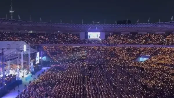 Natal Gereja Tiberias Indonesia Ratusan Ribu Jemaat Padati Stadion GBK