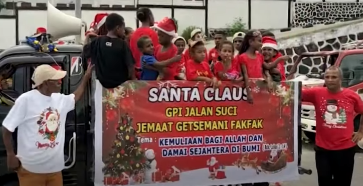 Pawai Santa Klaus: Perayaan Natal Bersama Berbagai Gereja di Fakfak