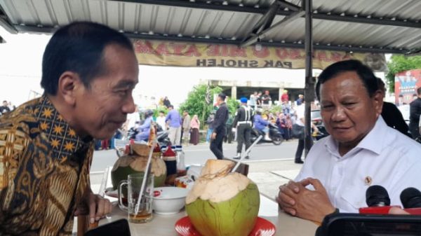 Soal Makan Bakso Bareng Prabowo, Bawaslu Minta Jokowi Cuti