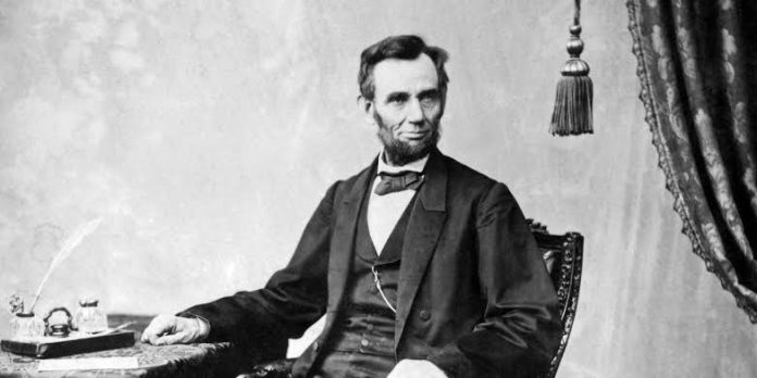 ABRAHAM LINCOLN: JIKA INGIN MENGUJI KARAKTER SESEORANG, BERI DIA KEKUASAAN