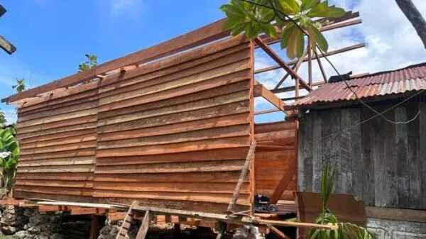Yayasan Barong Melangkah ke Sorong: Bantuan untuk Mengentaskan Kemiskinan Ekstrem