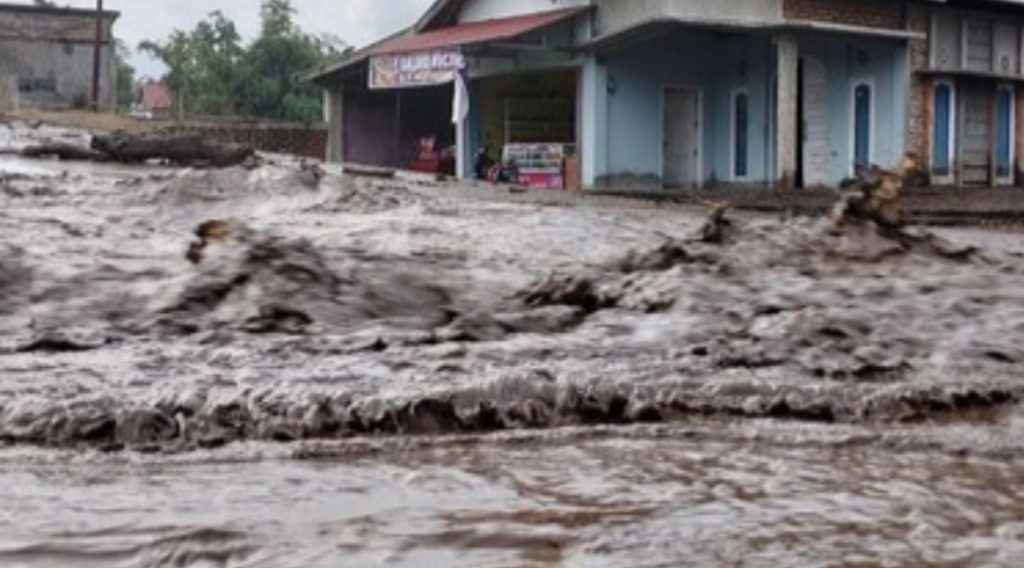 Banjir Lahar Dingin Gunung Marapi Sumbar, Belasan Orang Tewas dan Hilang