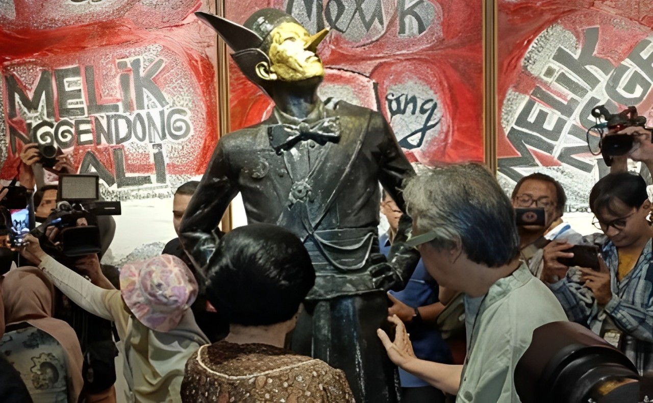 Butet Pamer Karya Patung Kurus Hidung Panjang, Ini Maknanya