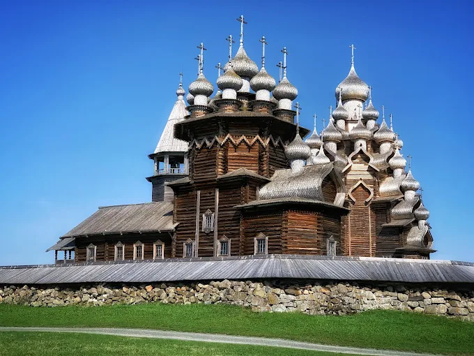 Church of the Transfiguration – Keajaiban Kayu di Pulau Kizhi, Rusia