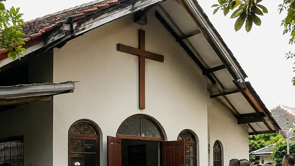 Iman yang Bertahan di Tengah Penolakan: Gereja di Banyuanyar Menanti Kepastian
